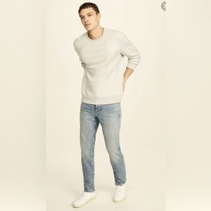 NWT. Vince Sweatshirt. 💯 % Cotton. Size M.